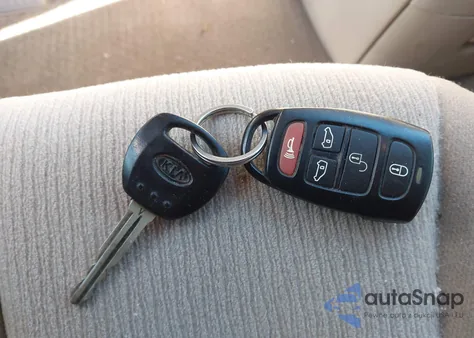 2012 Kia Sedona Lx z USA, uszkodzony, nr VIN KNDMG4C77C6437167